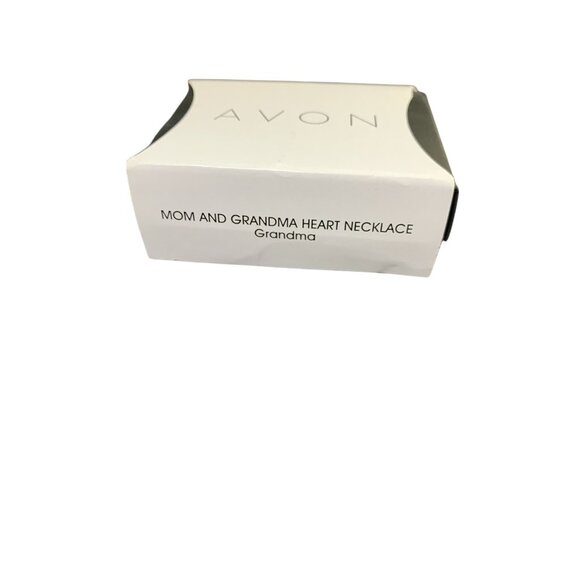 Avon Silver Tone Cable Chain Necklace With Grandma Heart Pendant (1668) - Picture 5 of 5